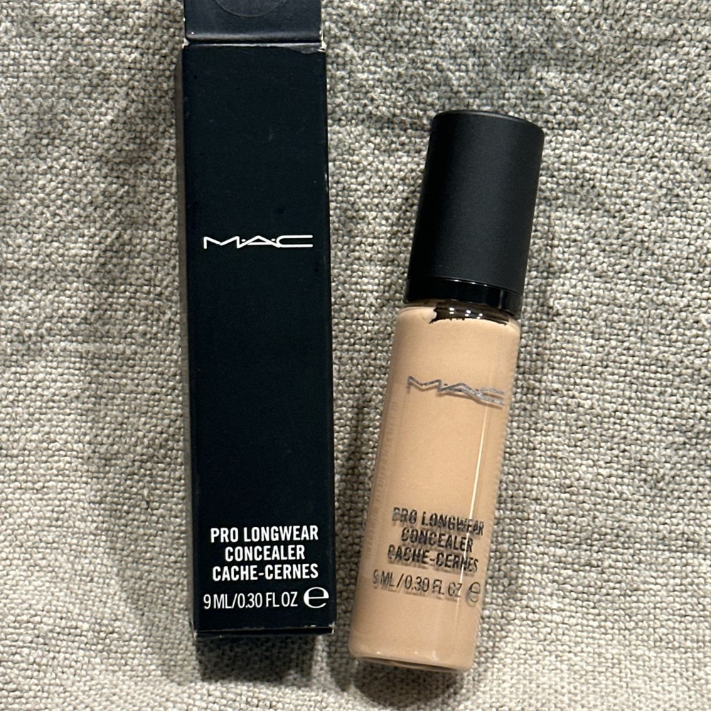 MAC Pro Longwear Concealer in NW20